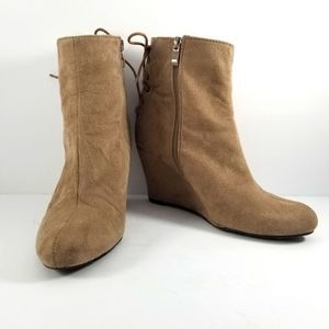 2 Lips Too‎ Brown Wedge Ankle Booties. S679